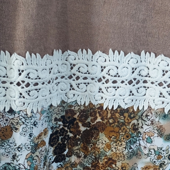 Gimmicks by BKE Floral Paisley Open Front Sweater Cardigan - Picture 6 of 8